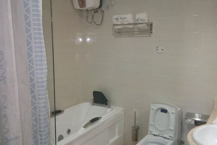 Room 26 of 39