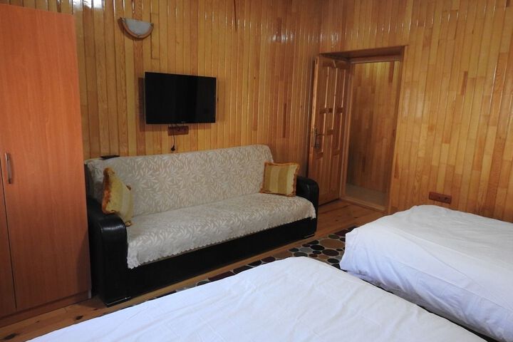 Room 9 of 29