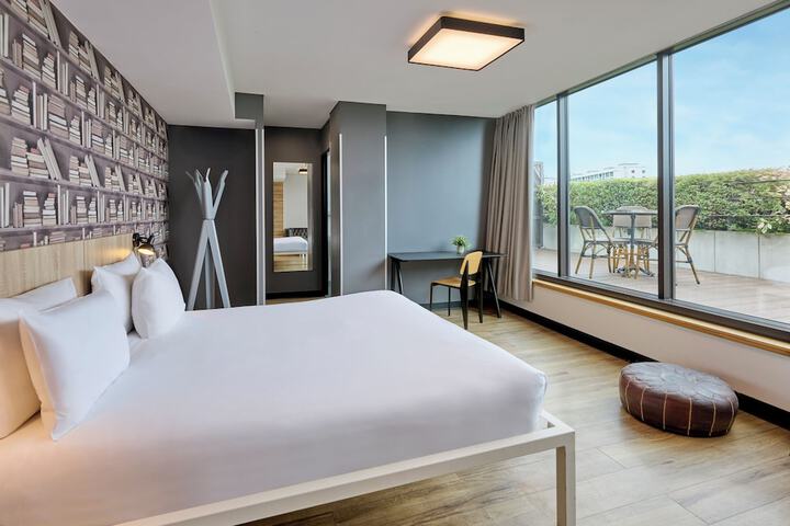 Room 3 of 72