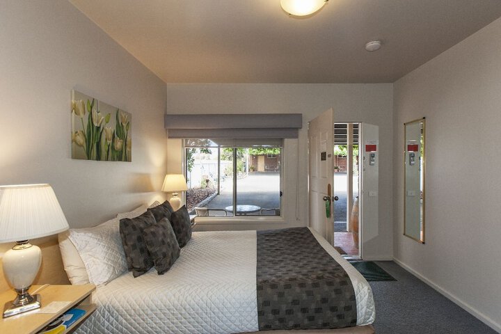 Room 5 of 37
