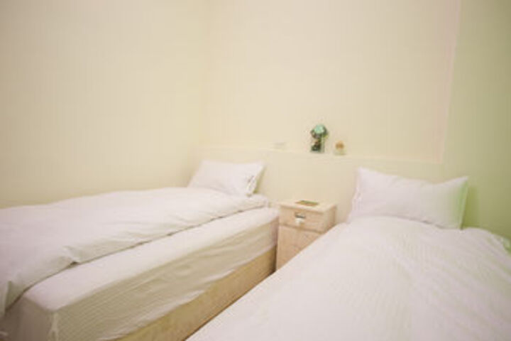Room 4 of 22