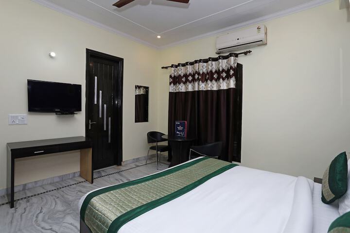 Room 17 of 18