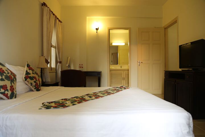 Room 10 of 50