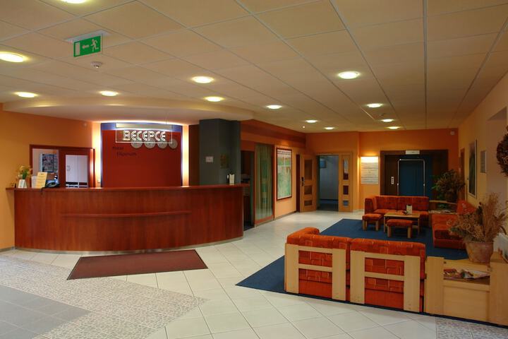 Check-in/check-out kiosk