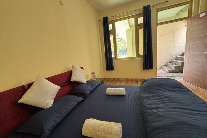 Room 10 of 42