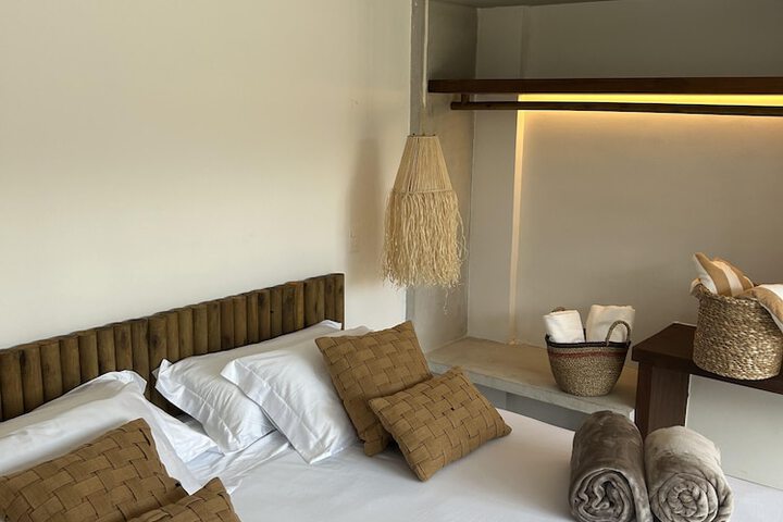 Room 9 of 18