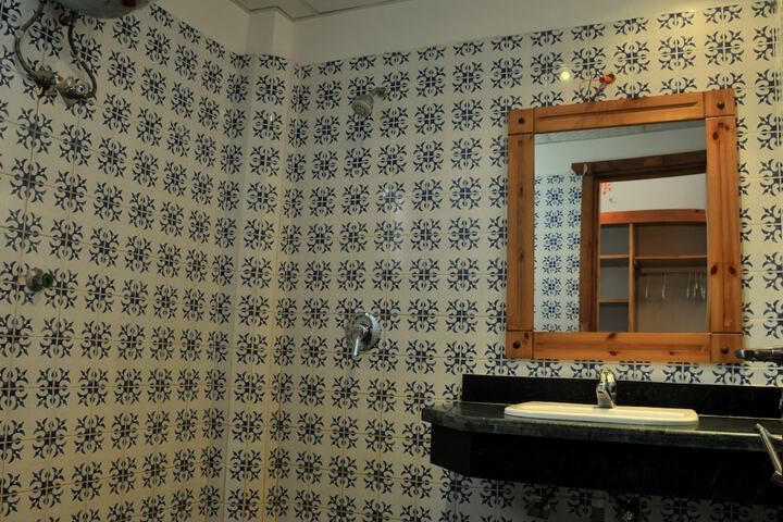 Room 14 of 32