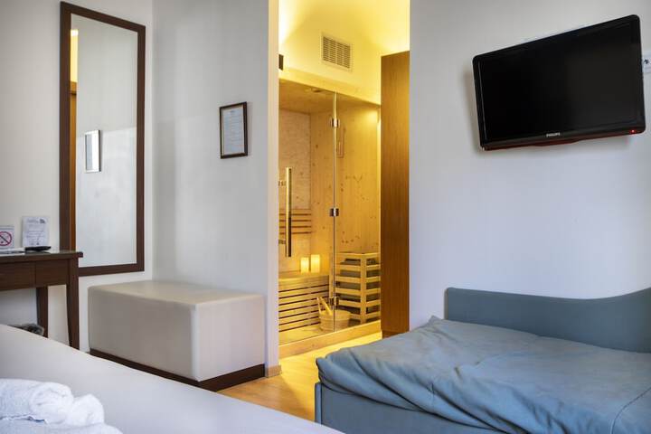 Room 30 of 98