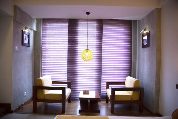 Room 37 of 210