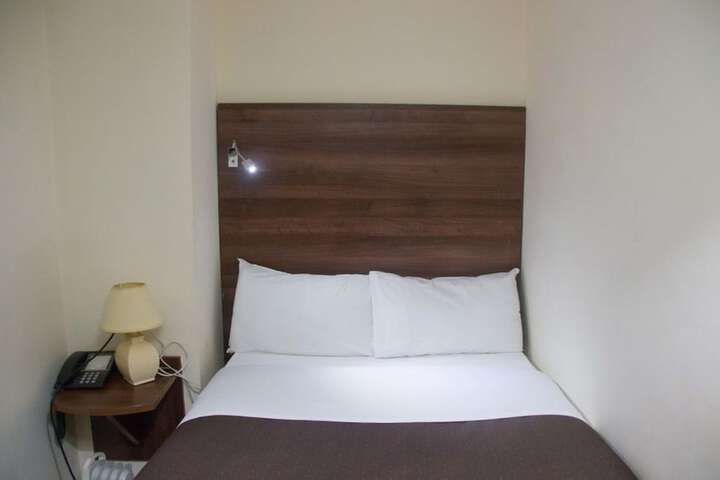 Room 10 of 17
