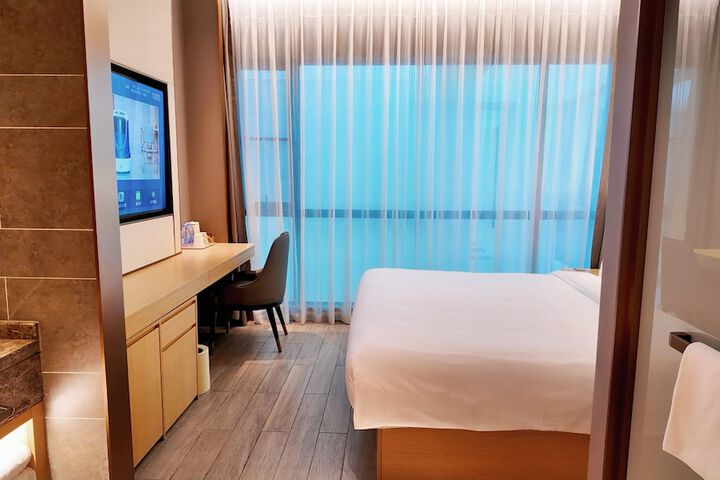 Room 51 of 69
