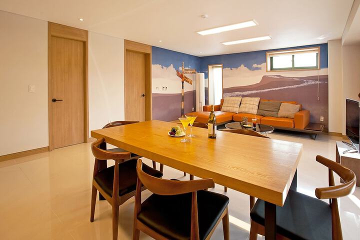 Room 15 of 34