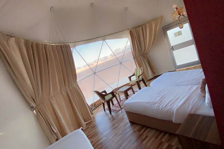 Room 28 of 122
