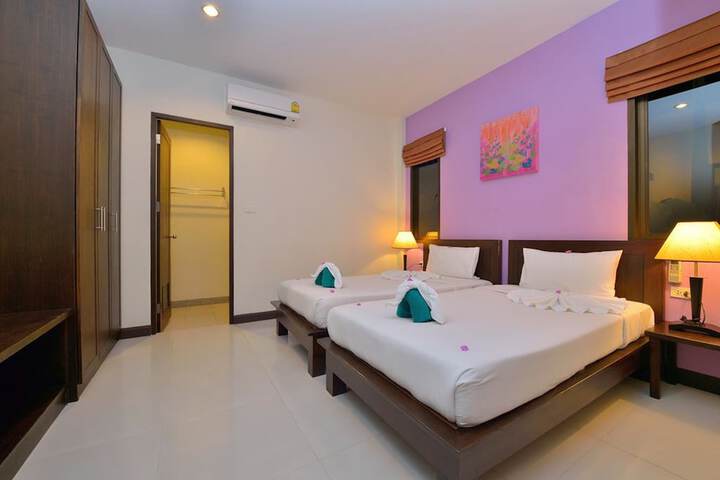 Room 4 of 38