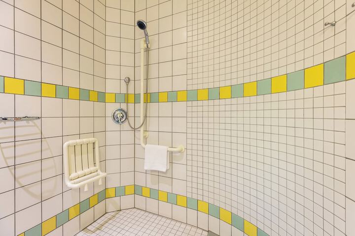 Room 53 of 154
