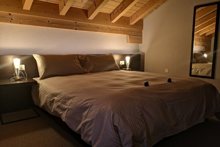 Room 13 of 70