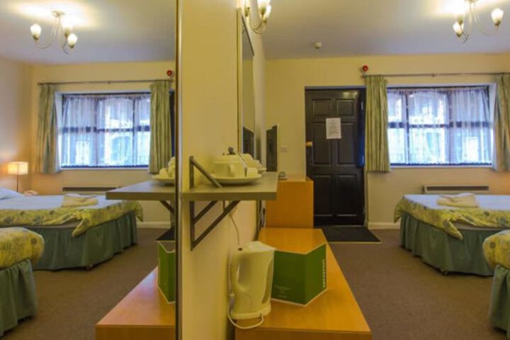 Room 5 of 28