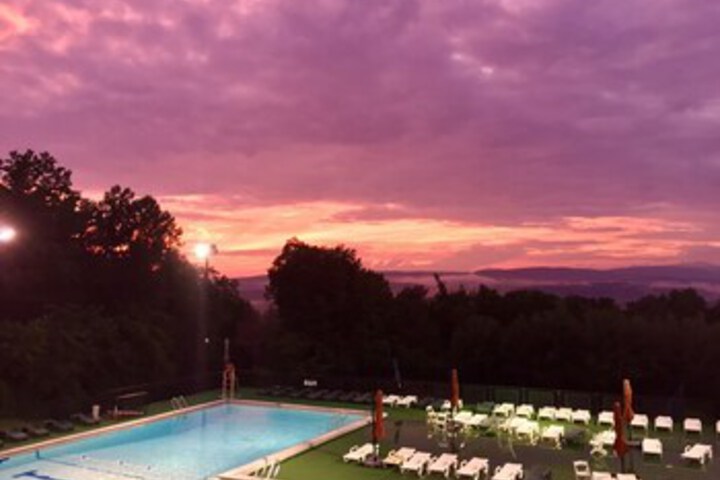 Pool 5 of 9