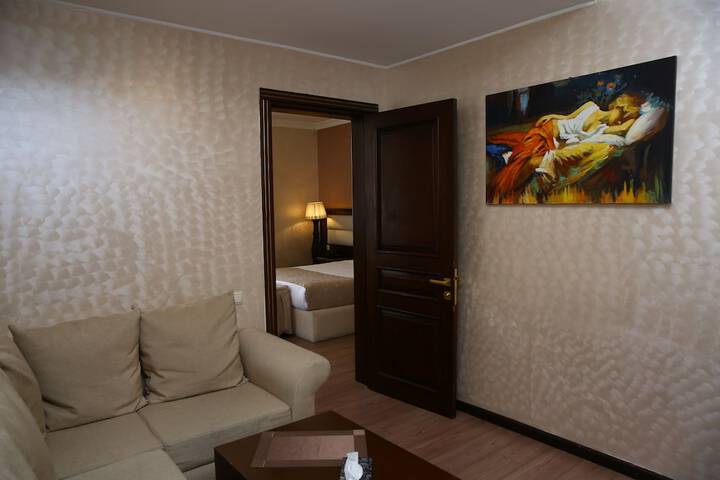 Room 93 of 122