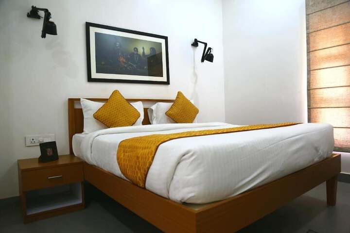 Room 5 of 167