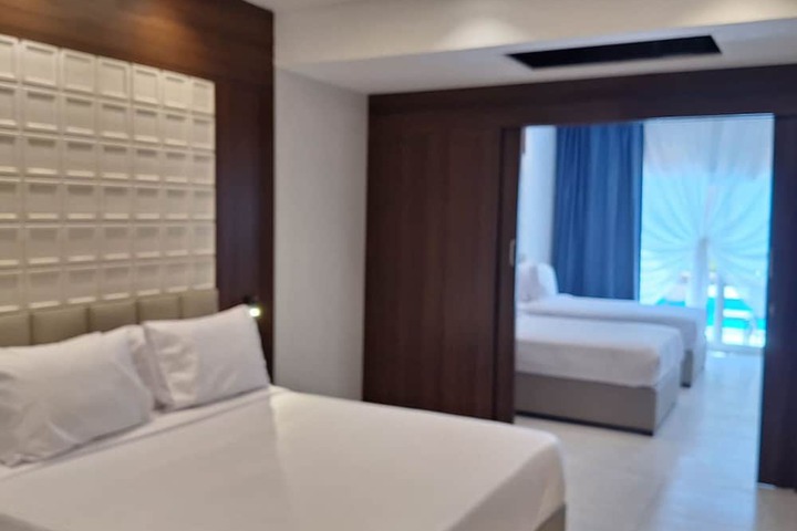 Room 25 of 63