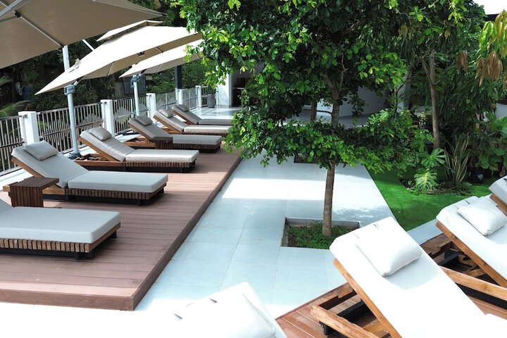 Pool 44 of 74