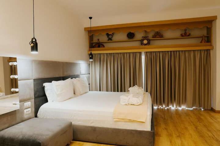 Room 43 of 69