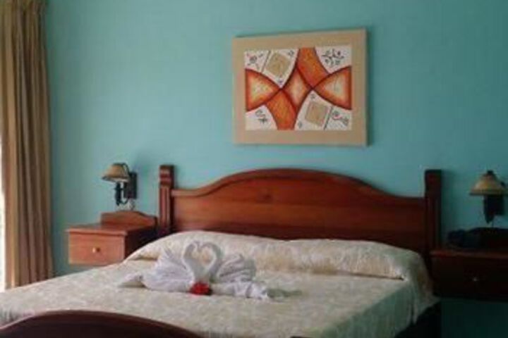 Room 13 of 27