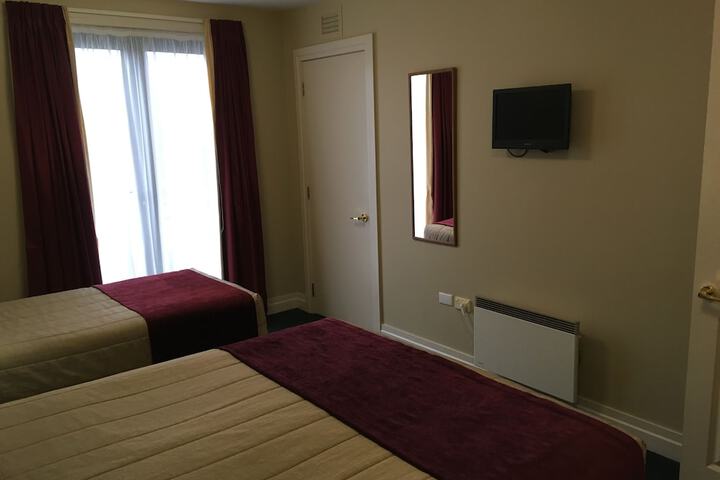 Room 8 of 66