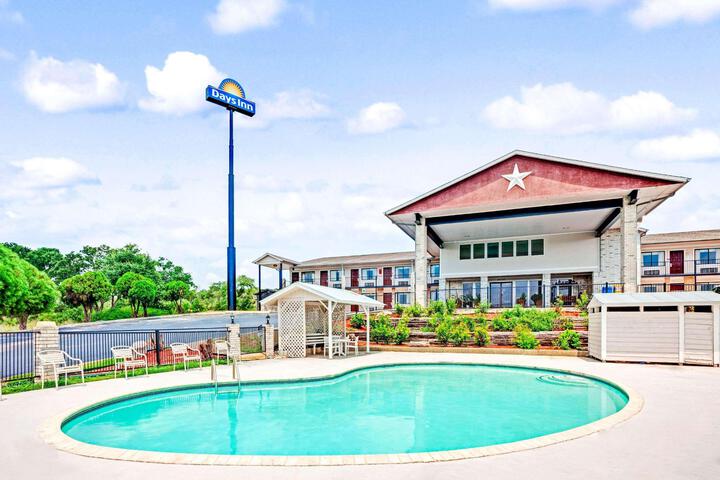 Pool Hotel