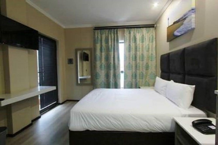 Room 12 of 21