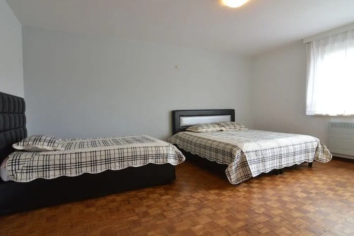 Room 3 of 18