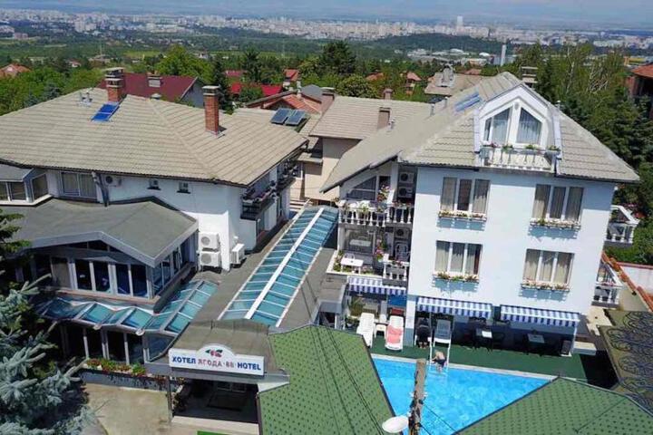 Family Hotel Yagoda88 - Free Parking