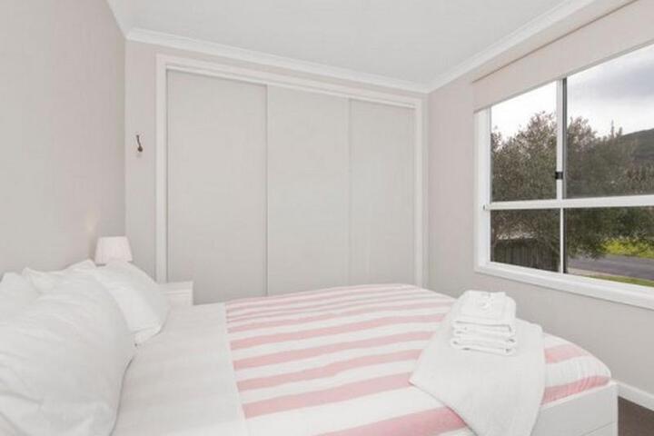 Room 2 of 6