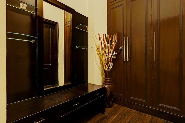 Room 16 of 27
