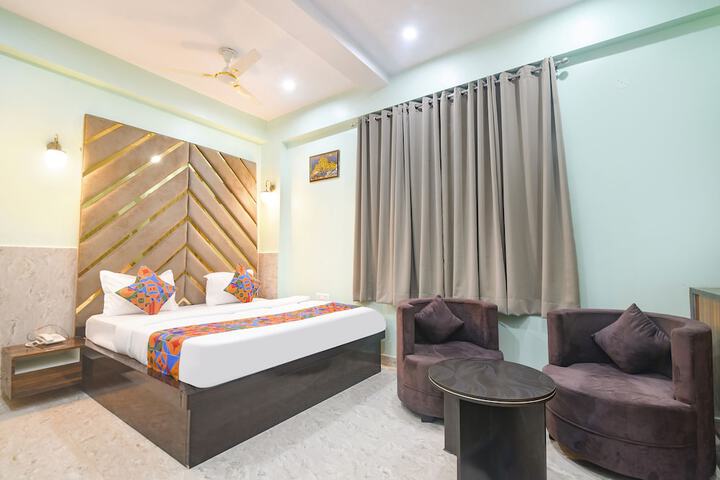 Room 10 of 27