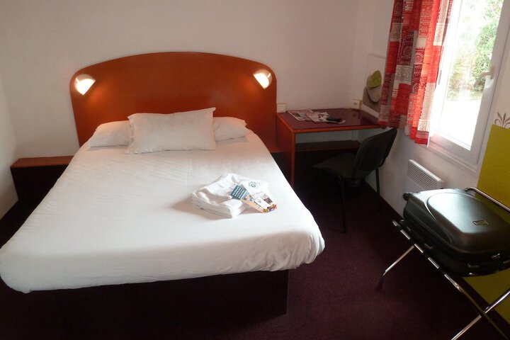 Room 10 of 38