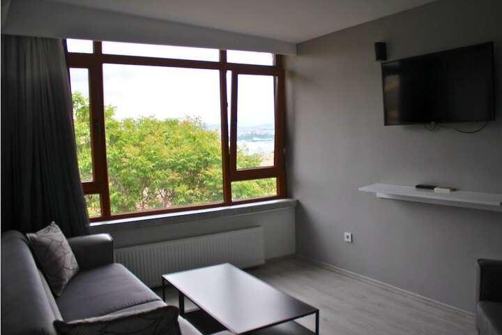 Room 2 of 60
