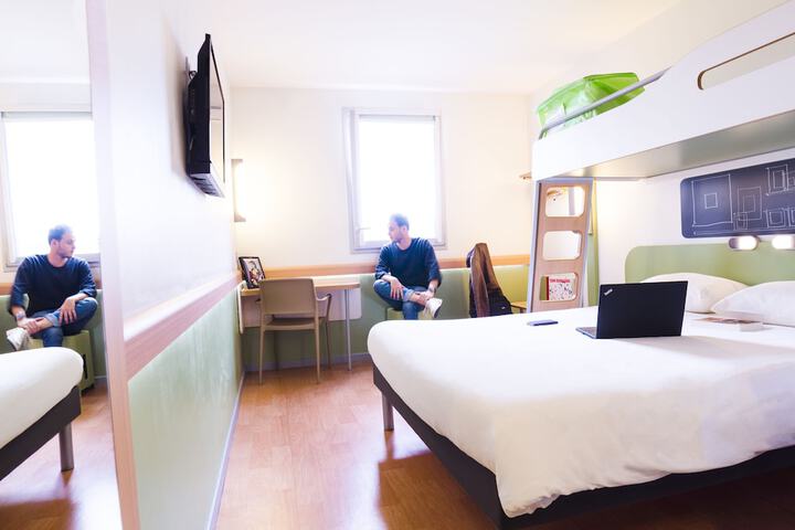 Room 5 of 39