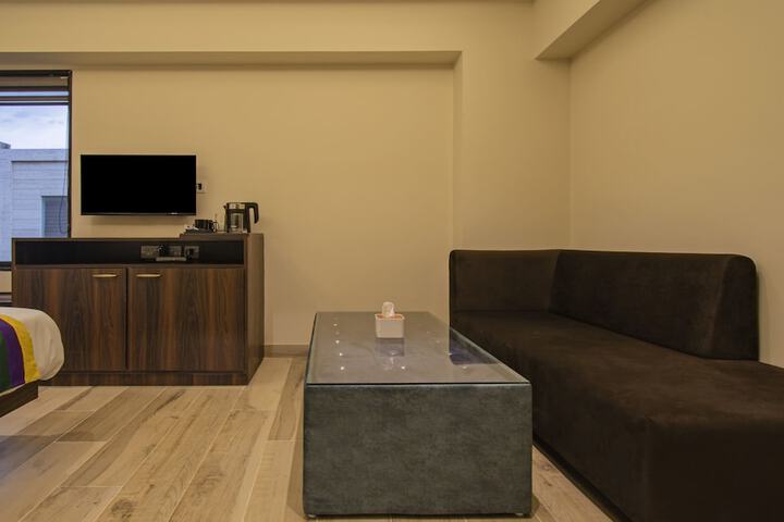 Room 12 of 36