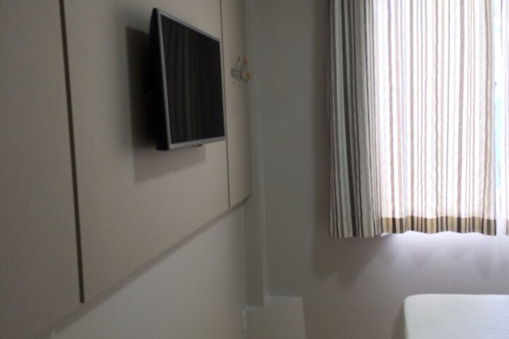 Room 30 of 80