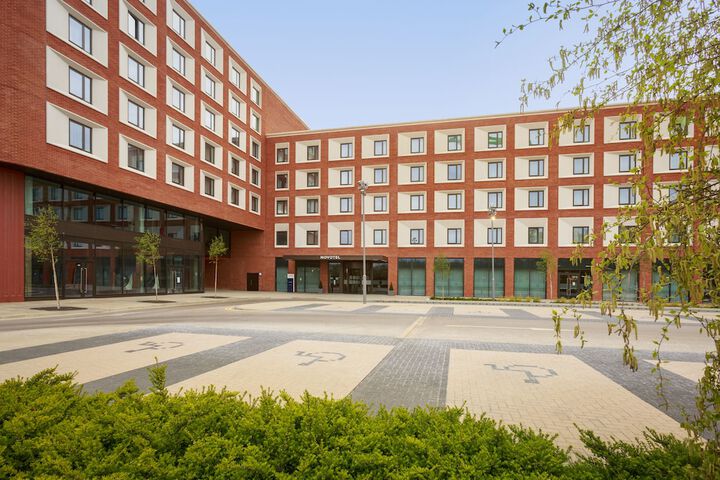 Hotel 70 of 75