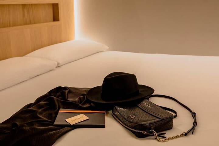 Room 9 of 23
