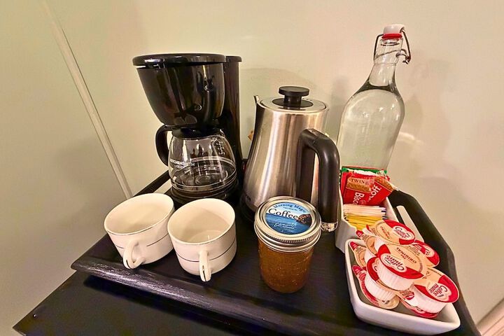 Breakfast/Coffee Service 102 of 128