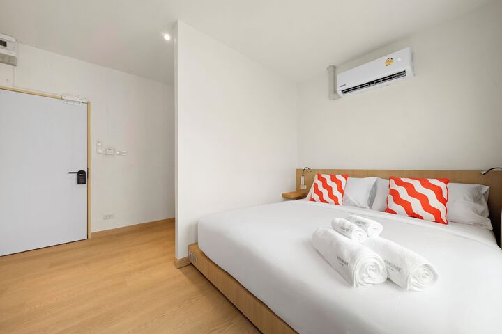 Room 27 of 65