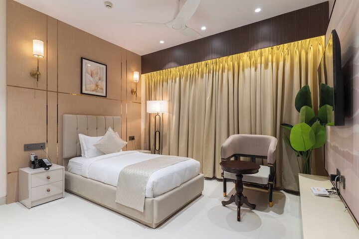 Room 8 of 21