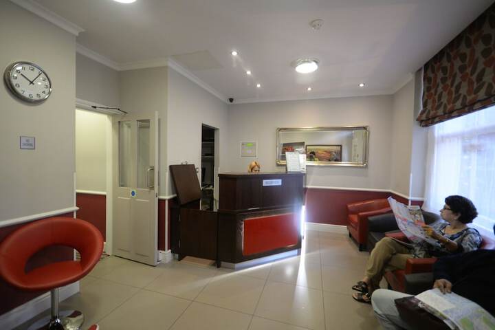 Entrance & Lobby