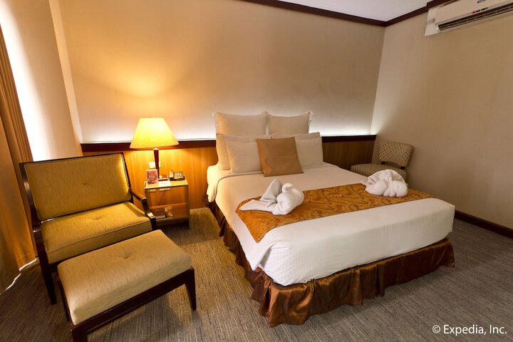 Room 44 of 156