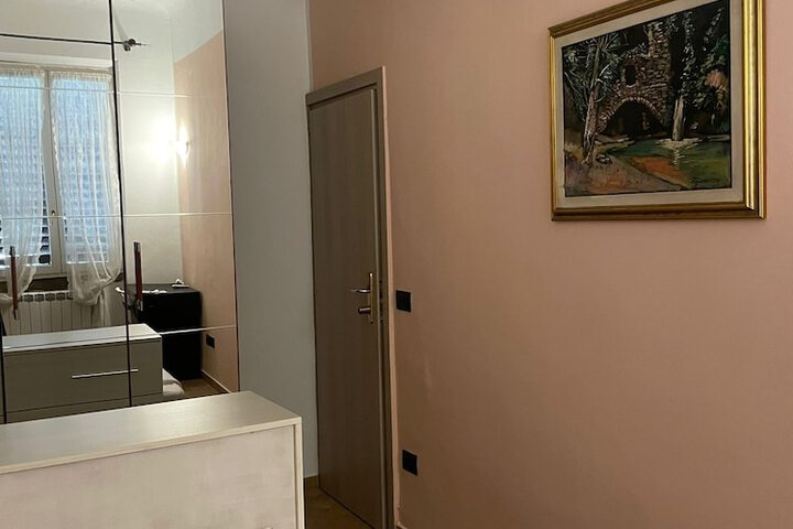 Room 9 of 15