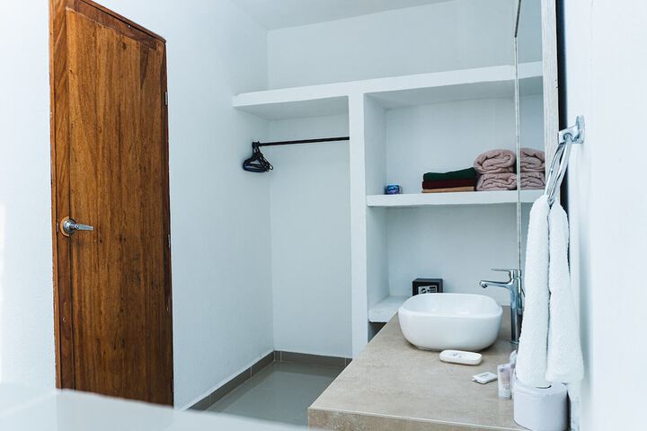 Room 93 of 144